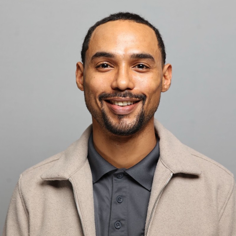 Head shot of Darien Harris, the Revenue Operations Manager at Work With Your Handz.